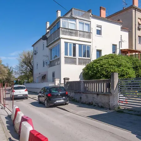 Kolovare Star Lägenhet *