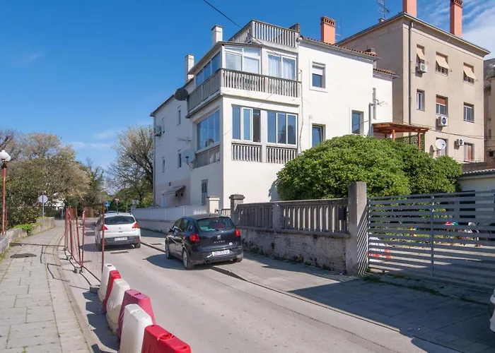 Kolovare Star Apartment *